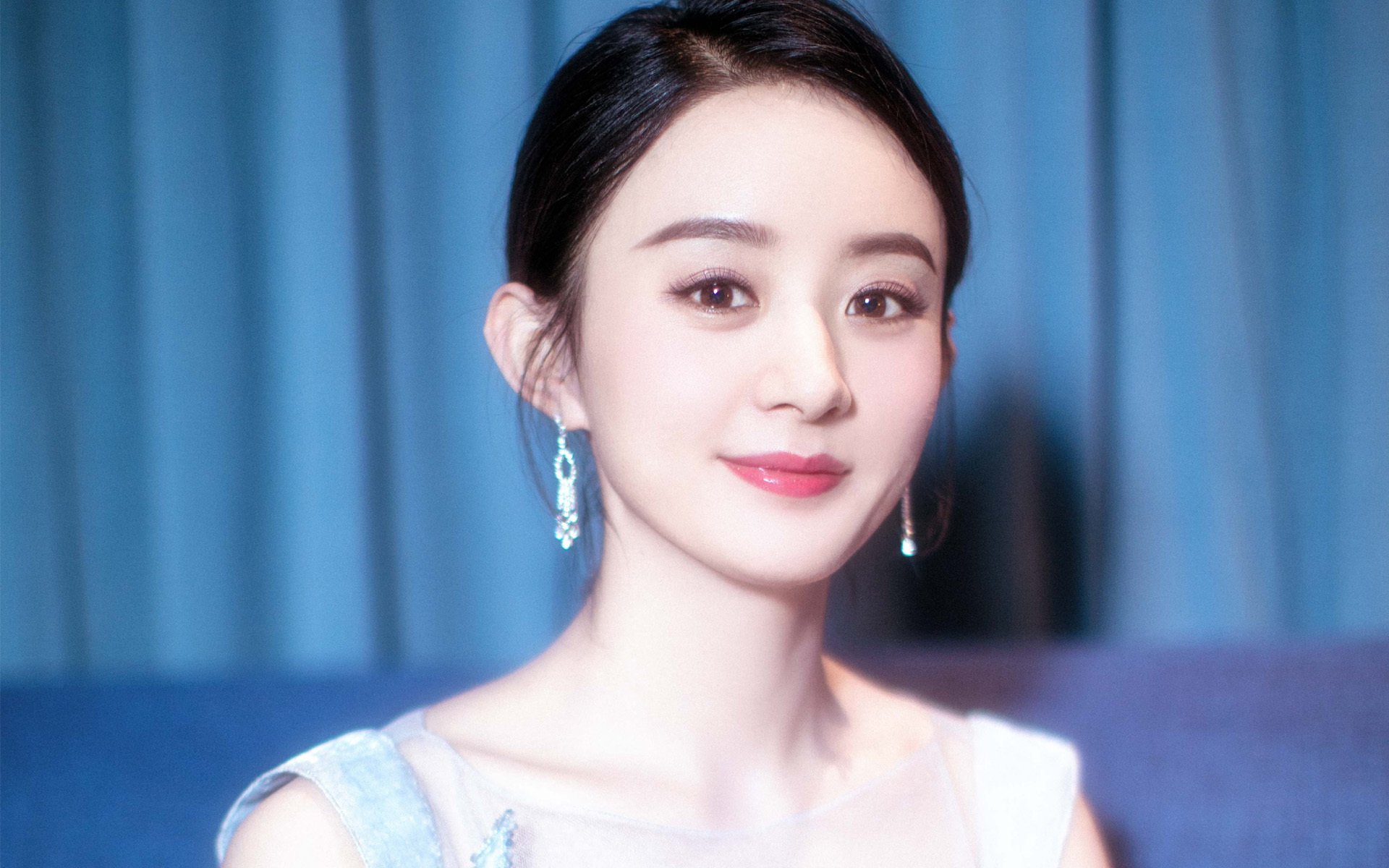 霍勒迪连砍三双雄鹿防守效率提升，霍勒迪最佳防守